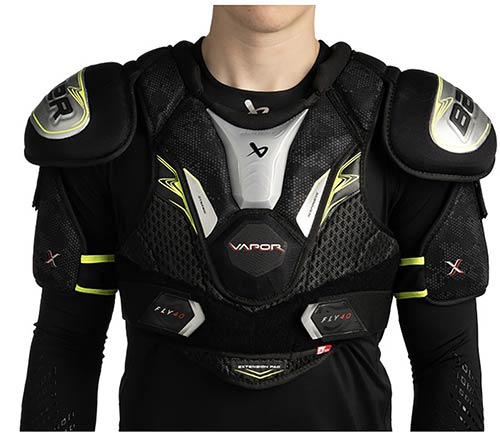 Bauer Vapor Fly40 hombreras Juvenil (Junior)